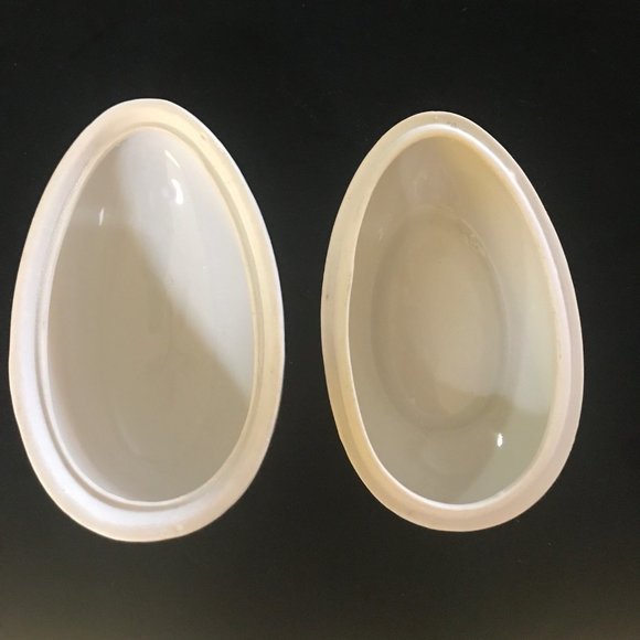 Vintage Ucagco Ceramic Japan Egg Shaped Covered Dish Roses - Picture 5 of 7